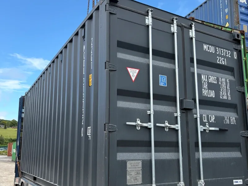 Container delivery truck